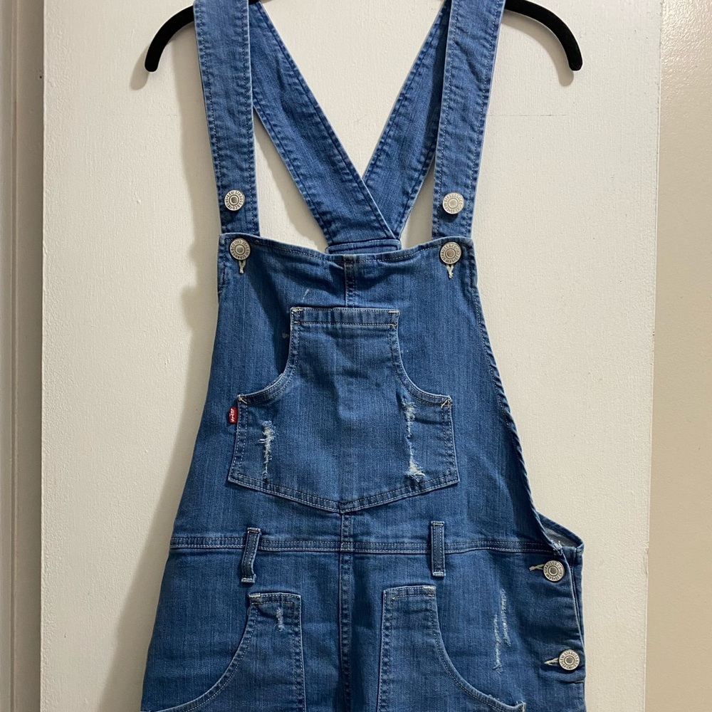 Levi’s overalls
